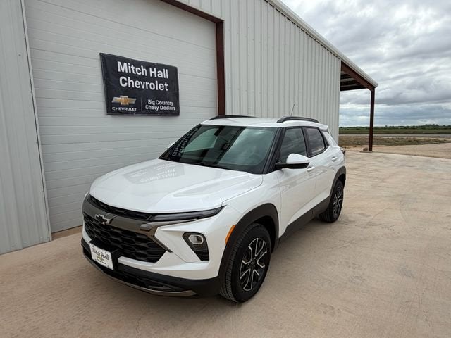 2026 Chevrolet Trailblazer ACTIV in Iridescent Pearl Tricoat — front three-quarter view