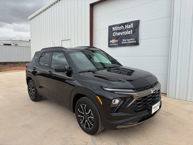 2026 Chevrolet Trailblazer ACTIV in Mosaic Black Metallic — front three-quarter view